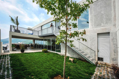 Casa IPE / P+0 Architecture 
