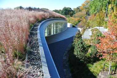 Centro de visitantes en el Jardín Botánico de Brooklyn / WEISS/MANFREDI Architecture/ Landscape/ Urbanism