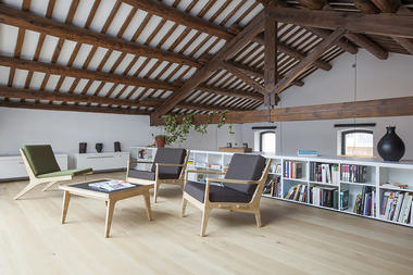 Conversión de una Antigua Nave Industrial a Vivienda Unifamiliar  / Guim Costa Calsamiglia