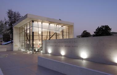 Museo, Centro Cultural y Teatro Carabineros de Chile / Gonzalo Mardones Viviani