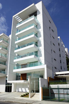 Edificio de Viviendas Maiorca / Lourenço | Sarmento