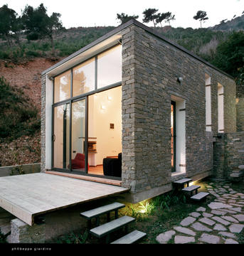 Residencia Tres Niveles / Studioata