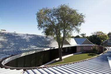 El Patio Ovalado de Subiaco / Luigi Rosselli