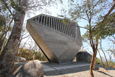 Capilla del Atardecer / BNKR Arquitectura