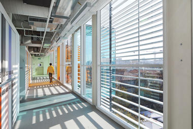 Edificio Académico y Administrativo Pernick  / Amir Mann- Ami Shinar  Architects and Planners