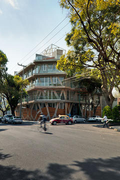 Nicolás San Juan / Taller 13 Arquitectura Regenerativa