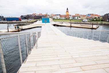 Paisaje y Arquitectura: Baños en el puerto Faaborg como vínculo entre ciudad y mar