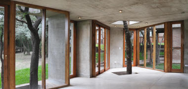 Quincho en el bosque / Santiago Viale, Daniella Beviglia