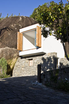 Casa Box / Alan Chu & Cristiano Kato