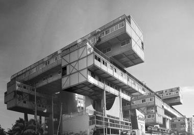 Clásicos de Arquitectura: Árbol para Vivir / Fruto Vivas