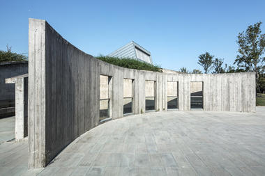 Restaurante frente al mar / Pro-Form Architects