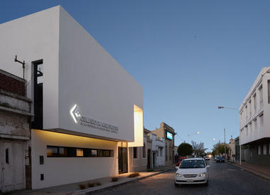 Colegio de Arquitectos de la  Provincia de Buenos Aires / Juan Pablo Denzoin, María Victoria Deguer , Luciana Cicconi