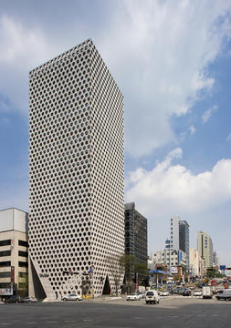 Edificio Panal / ARCHIUM