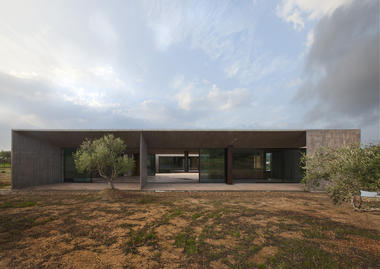 Residencia en Megara / Tense Architecture Network