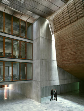 Centro Cultural El Musical / Eduardo de Miguel Arbonés