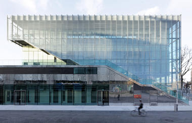 Centro Deportivo Jules Ladoumegue / Dietmar Feichtinger Architectes