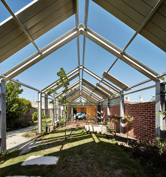Cut Paw Paw / Andrew Maynard Architects