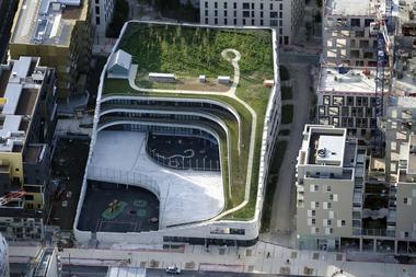 Escola Primária para Ciências e Biodiversidade / Chartier Dalix Architectes