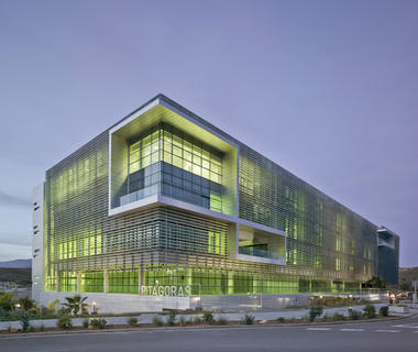 Tecnova Headquarters / Ferrer Arquitectos
