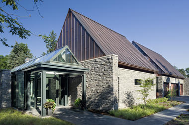 299 Soper Place / Barry J. Hobin + Associates Architects Inc