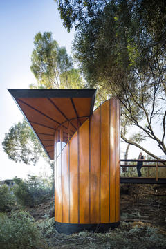Tree Top Studio / Max Pritchard