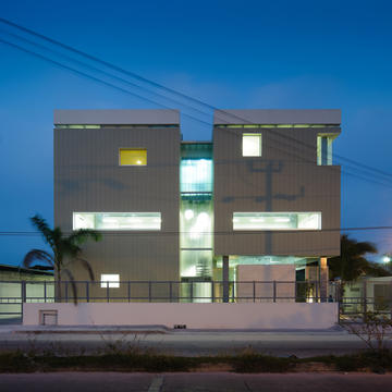 Alexandro Velázquez Arquitectos / OFICINAS CENTRO DE CAPACITACIÓN Y SCAP