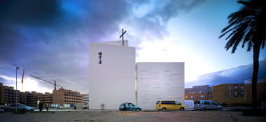  Iglesia de Santa Ana y San Joaquín / RGRM Arquitectos  