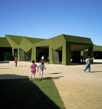 Colegio Público Infantil y Primaria en Roldán / Estudio Huma 