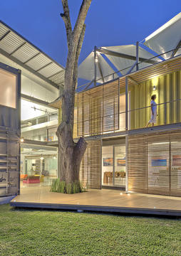 Casa Incubo / María José Trejos