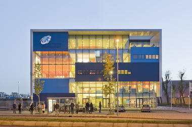 Shipping and Transport College / DP6