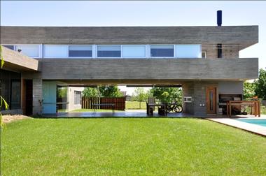 KM House / Estudio Pablo Gagliardo