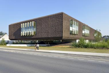 Marne-la-Vallée Library / Beckmann-N'Thépé Architects
