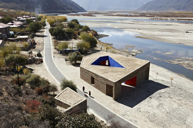 Centro de Visitantes en el Río Niyang / Standardarchitecture + Zhaoyang Architects