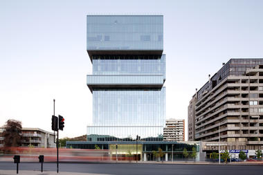 奥拓高尔夫办公大楼 / Handel Architects