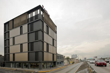 Remodelación Edificio de Oficinas Fortius México / ERREqERRE Arquitectura y Urbanismo