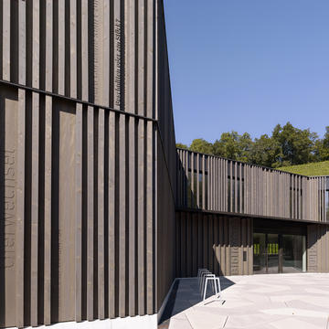 瑞士，施皮茨，图书馆、游戏资料馆及市政管理处/ bauzeit architekten