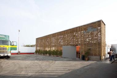 Restaurant El Camión / LLONA + ZAMORA Arquitectos