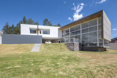 House in Quito  / Bernardo Bustamante