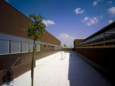 Hospital Tierra De Barros / EACSN
