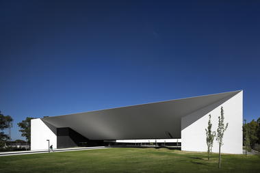 STM Escola de Tecnologia e Gestão / MONTENEGRO Architects 