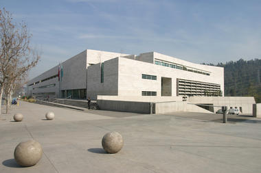 Municipalidad de Vitacura / Iglesis Prat Arquitectos