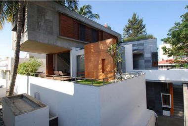 Gallery - Stacked House Renovation / Architecture Paradigm - 1