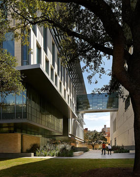 Gallery - College of Liberal Arts / Overland Partners - 18