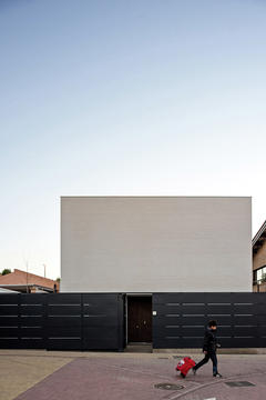 Casa UVB / Héctor Torres y Andrea Torregrosa
