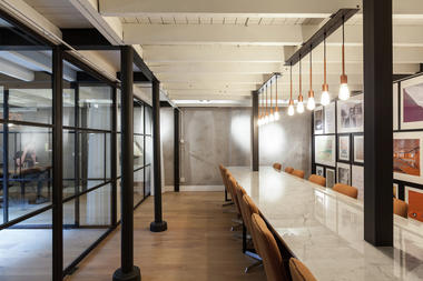 Oficina central Nedvest / Studio Aa + Petra van Roon