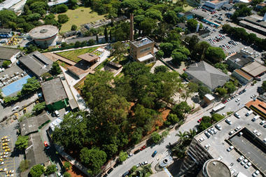Galeria - Praça Victor Civita / Levisky Arquitetos e Anna Julia Dietzsch - 16