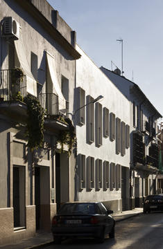 9 viviendas en el Casco Histórico de Sanlúcar de Barrameda / Suárez Corchete