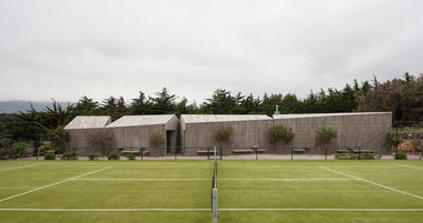Pavilhão de Quatro Usos / Felipe Assadi + Francisca Pulido