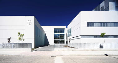 塔拉韦拉健康中心 / Arquitecnica