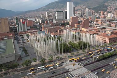 Plaza de Cisneros / Juan Manuel Peláez F, Luís Fernando Peláez